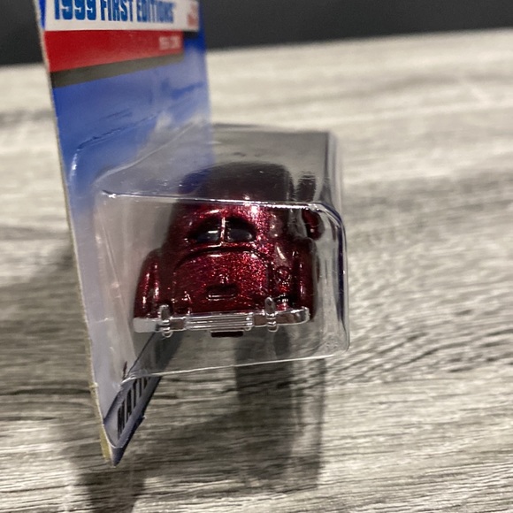 Hot Wheels | 1999 First Editions #1 of 26 Cars: 1936 Cord - 1:64 Scale - Picture 4 of 7